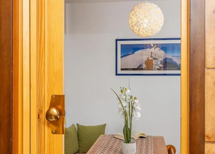 Cervinia Alpine Just Steps From The Slopes Апартаменти Брей-Червінія