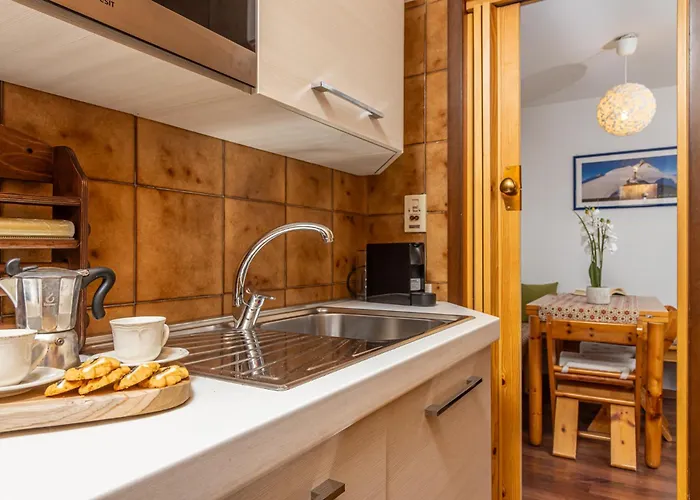 Cervinia Alpine Just Steps From The Slopes Апартаменти *