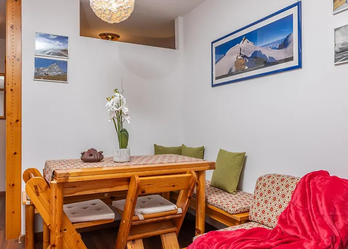 Cervinia Alpine Just Steps From The Slopes Apartmán *